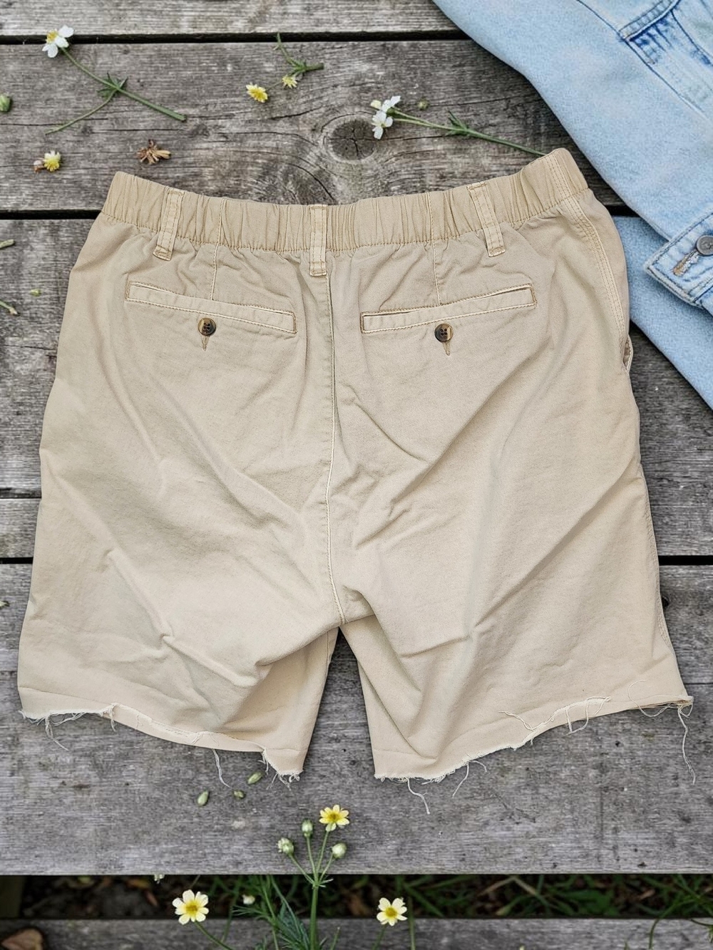 Old Navy High-Waist Women's Khaki Cut Off Shorts Size L - Picture 2 of 9